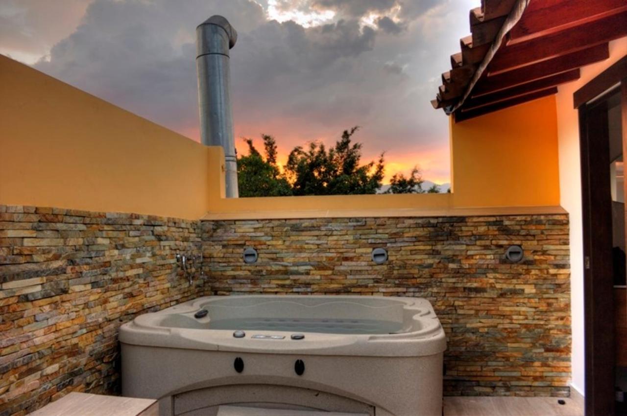 Apartamento Lleras Ac Hot Tub Medellín Exteriör bild