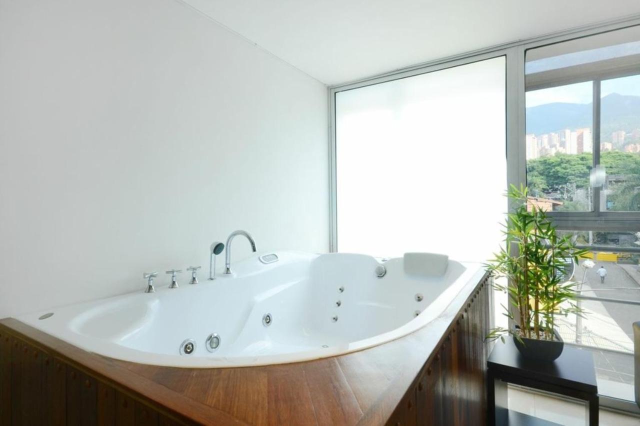 Apartamento Lleras Ac Hot Tub Medellín Exteriör bild